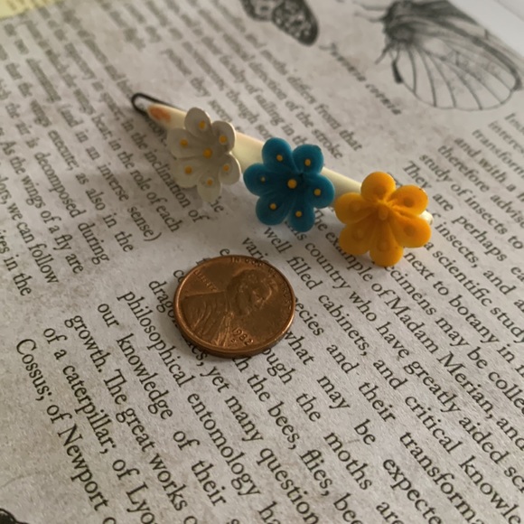 Vintage Floral Hair Barrette Cute Yellow Blue White Flowers - Picture 12 of 12